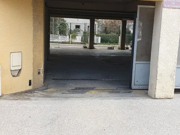 Parking sécurisé résidence