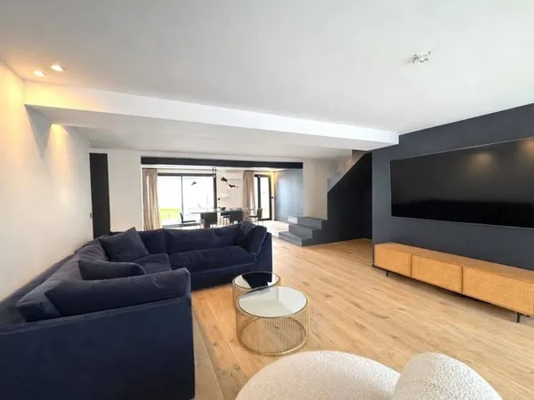 Maison 5 pièces 160 m²