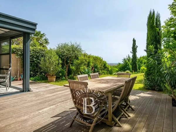 Chemin de Fontanières - Appartement de 112,25 m² - Jardin de 220 m² - 2 / 3 Chambres