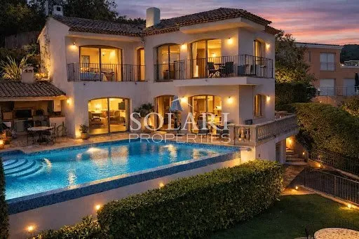 Villa 5 pièces 170 m²