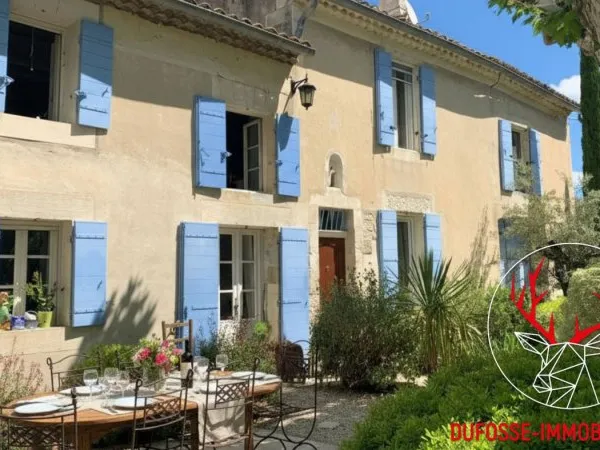 Propriété de 5,5 hectares au pied des Alpilles