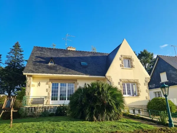 À Vendre à Saint-Gonnery Maison lumineuse et spacieuse avec v...