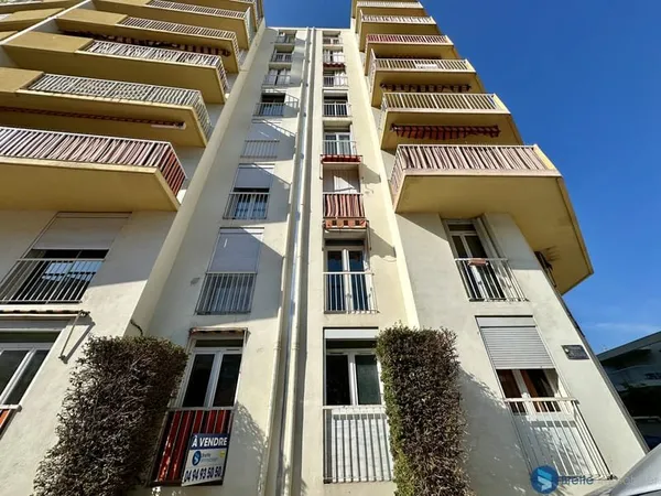 TOULON OUEST - APPARTEMENT T3 DE 79 M2 AVEC CAVE ET PARKING