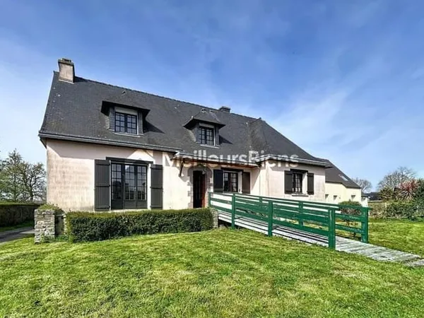 Au coeur de la commune de Plélan le Grand, à deux pas de la mythique forêt de Brocéliande