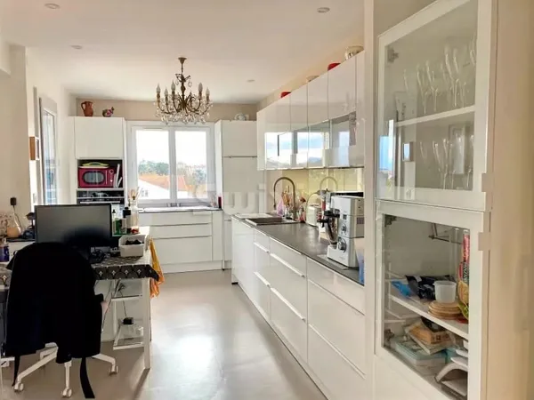 Appartement 5 pièces 147 m²