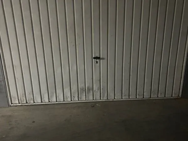 Garage fermé 13013