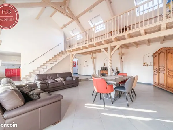Maison 8 pièces 230 m²