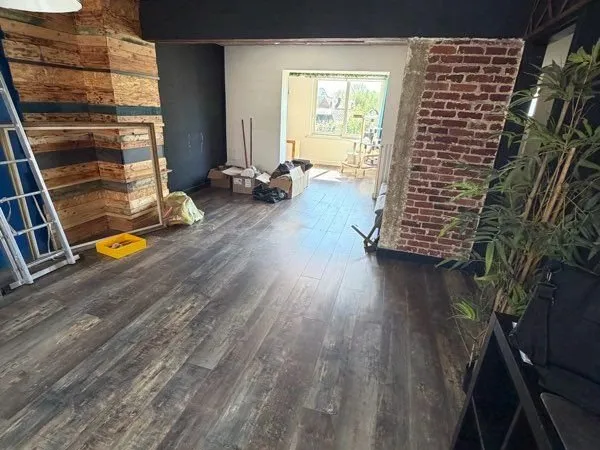 Maison avec garage et jardin