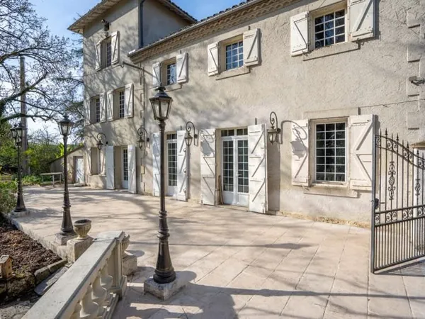 Propriété 7 pièces 181 m²