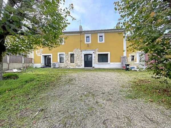 Saint Denis de Pile - Maison en pierre avec terrain