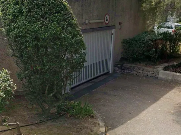 Garage fermé résidence Cap Saint Jean