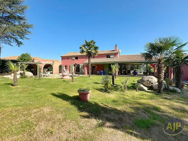 Maison Le May Sur Evre 5 pièce(s) 190 m2
