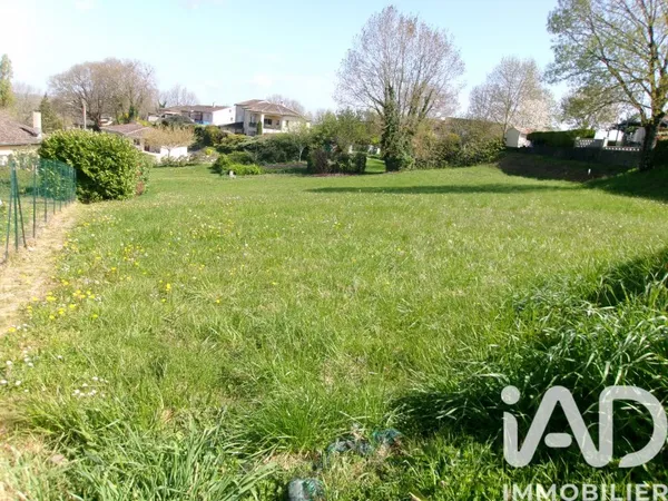 Terrain 1687 m²