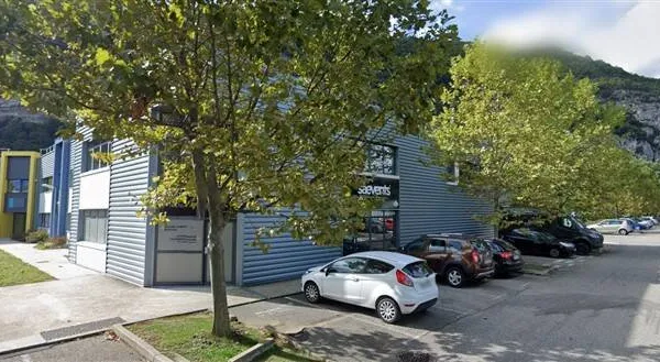 Local d'activité 782 m²