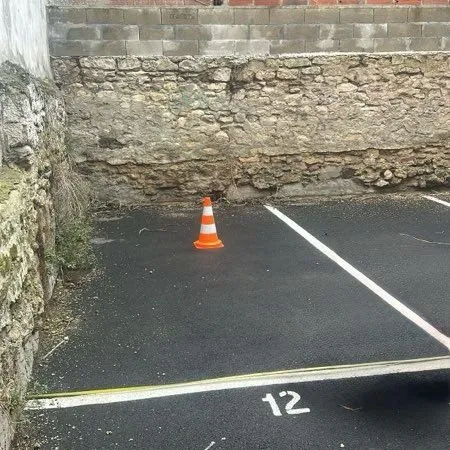 Place de parking - À louer