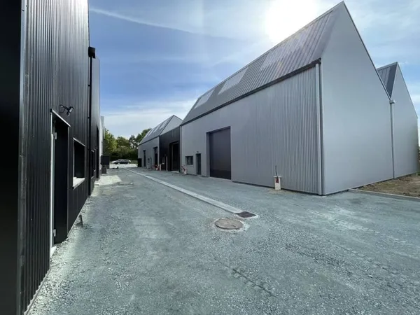 Local d'activité 211 m²