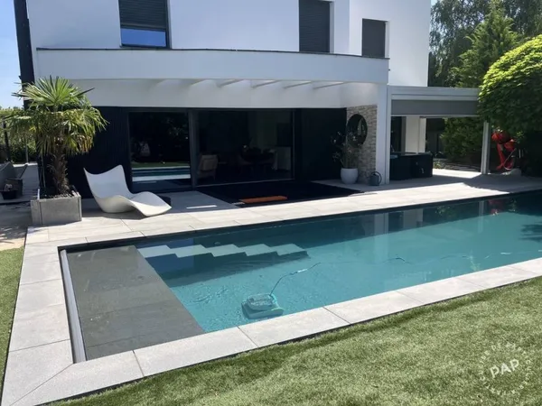 Maison 6 pièces 300 m²