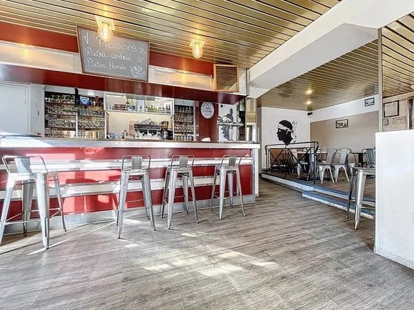 Local commercial 185 m²