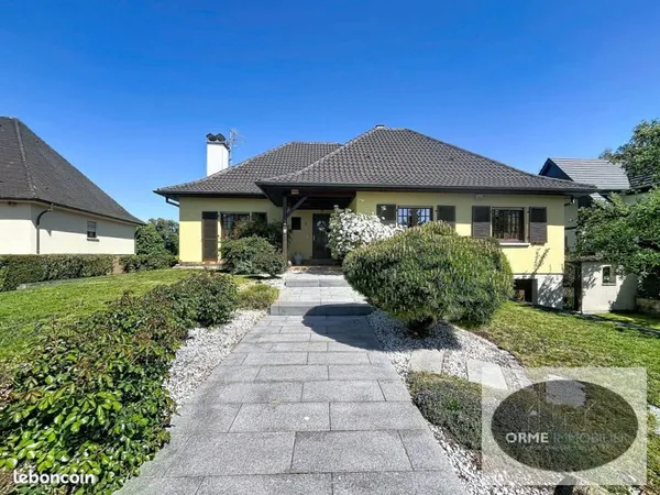 Maison 6 pièces 210 m²