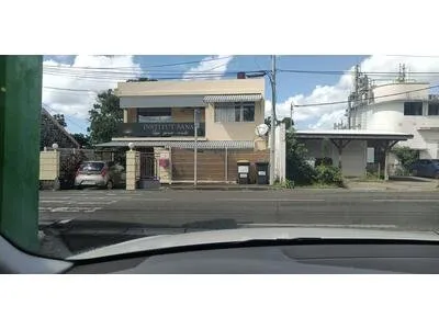 Urgent : vend villa avec garage et jardin route de Didier
