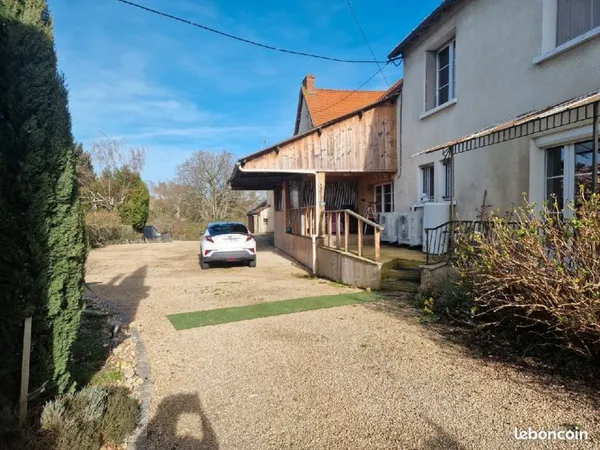 Maison avec énormes possibilités