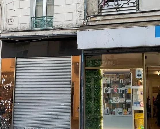 Mur de boutique commercial sauf Restauration sur 2 étages