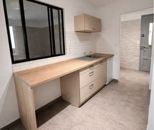 Maison rénovée 2 chambres - clé en main - 139 000