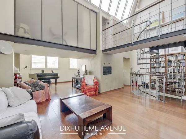 Loft 6 pièces 168 m²