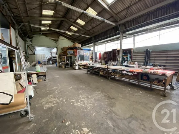 Local 4 pièces 850 m²
