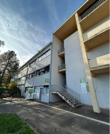 Local commercial bureau & stockage