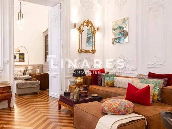 Appartement 5 pièces 211 m²