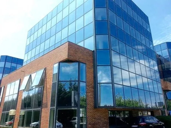 Bureaux 2440 m²
