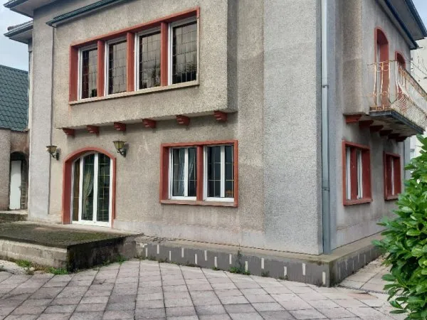 Maison 8 pièces 182 m²