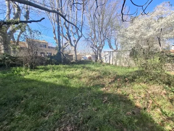 Terrain 393 m²