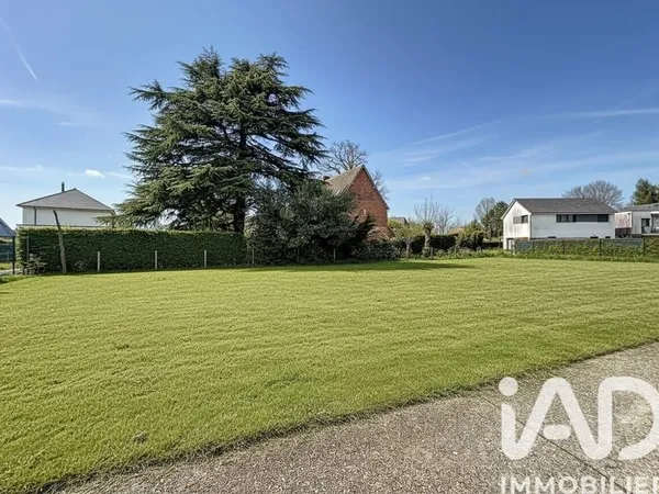 Terrain 713 m²