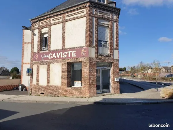 Local commercial 90 m² - grande vitrine - très lumineux