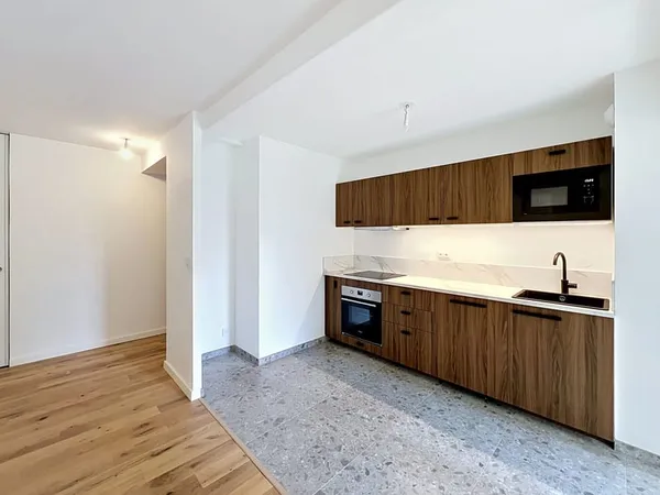 Coeur Côte Pavée - Superbe T4 entièrement rénové avec terrasse, parking boxable et cellier