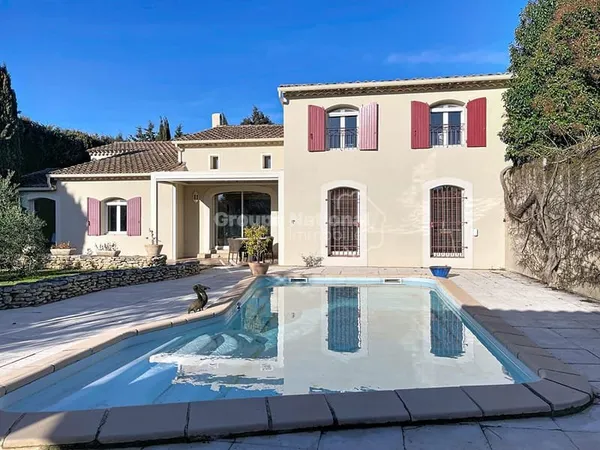 Maison 7 pièces 220 m²