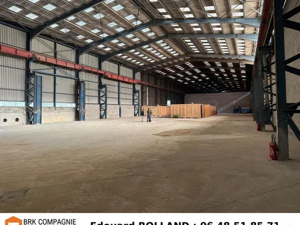 Box d'activité ou de stockage de 1 000 m² à 595 000 euros à vendre