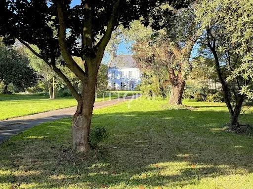 Maison 10 pièces 260 m²