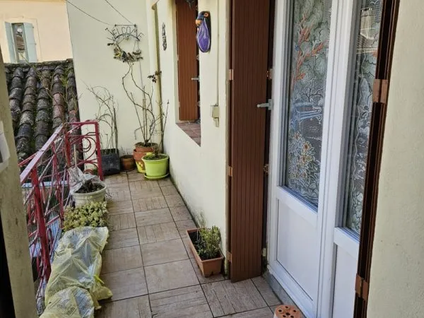 APPARTEMENT T4 AVEC BALCON VENDU OCCUPE