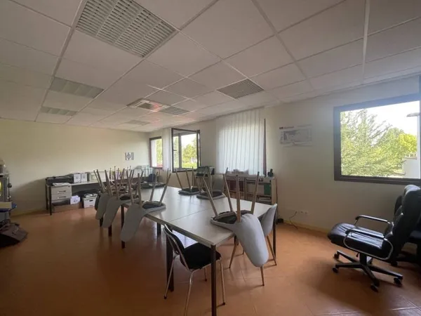 Bureaux 140 m²