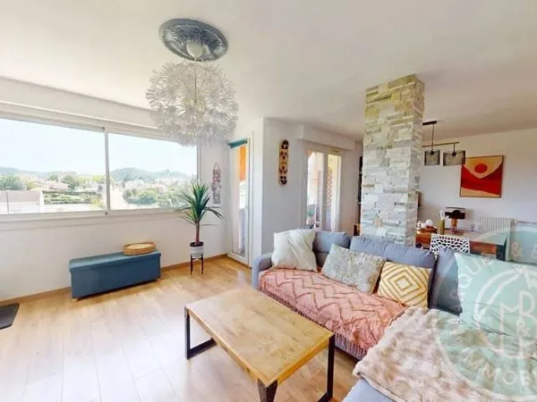 Appartement 3 pièces 77 m²
