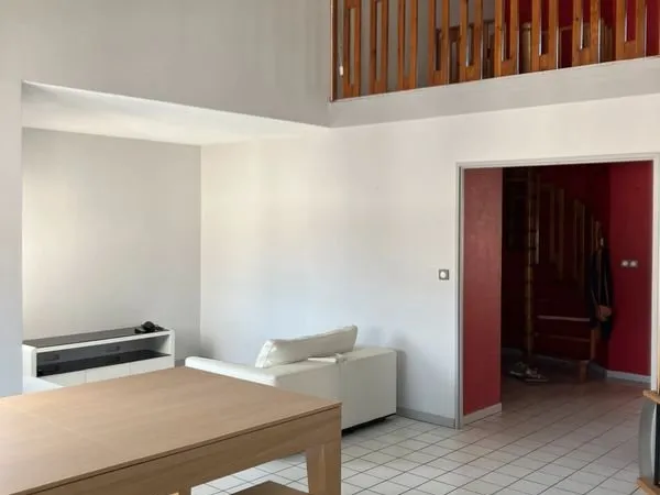 Appartement familial en duplex avec mezzanine et garages, 5 pièces, 105,22 m2