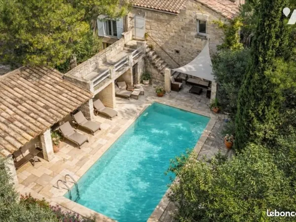 Maison 6 pièces 226 m²