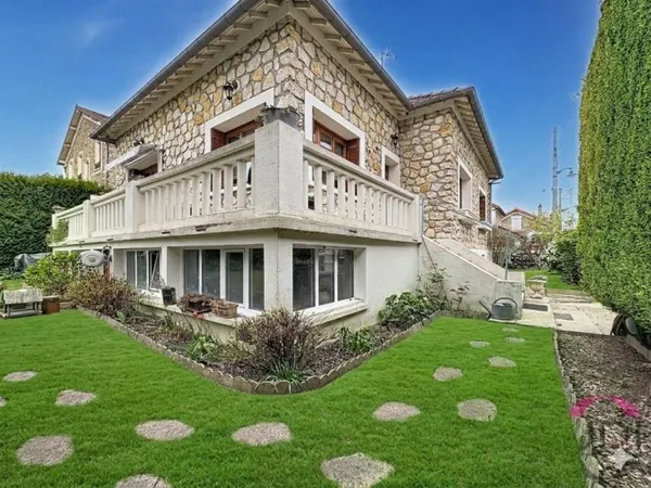 BORDS D'ESSONNE -AU CALME MAISON INDIVIDUELLE 5 CHAMBRES