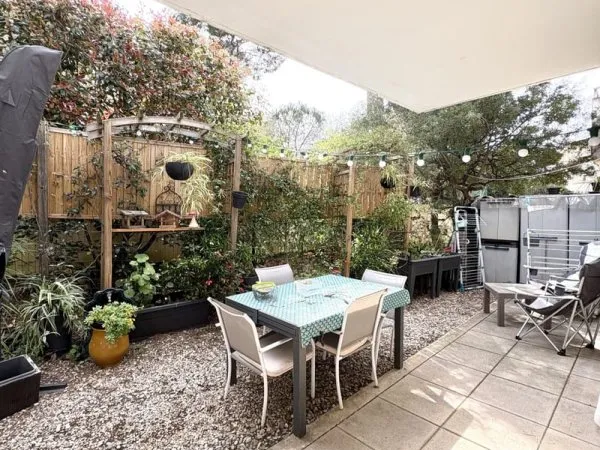 REZ DE JARDIN 3 PIECES