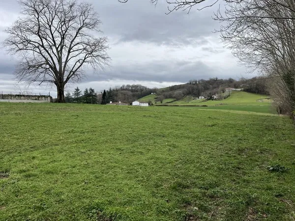 Terrain de 1186m2 à bâtir sur la commune d'Armendarits