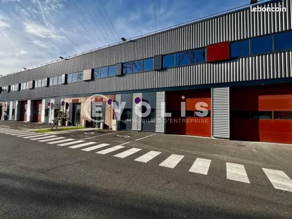 Local d'activité 457 m²