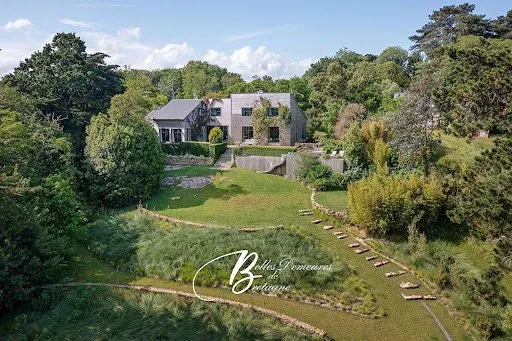 Maison 10 pièces 275 m²